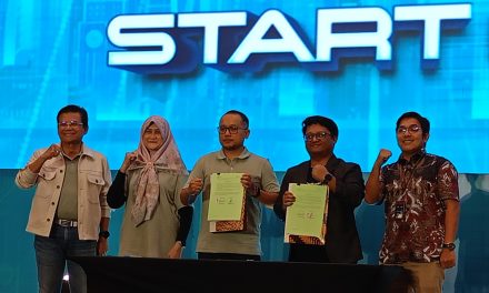 Penandatanganan Perjanjian Kerja Sama antara PT Techno GIS Indonesia dan PLN Haleyora